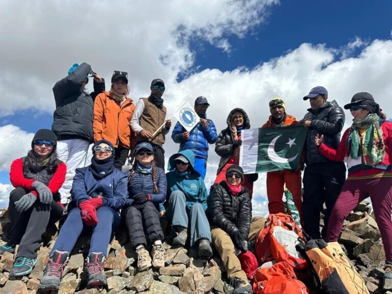 Women mountaineers